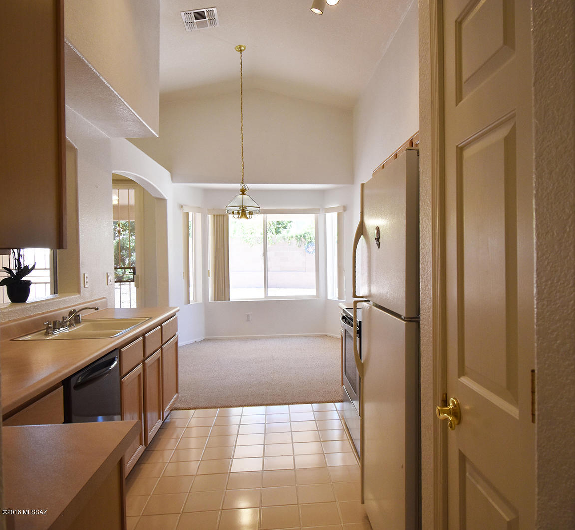 12144 North Seasons Loop Tucson, AZ 85755 - Photo 11 of 37