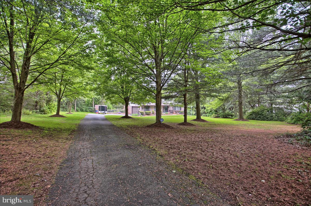 729 Old Quaker Road Lewisberry, PA 17339 - Photo 2 of 34 Gallery Image 2