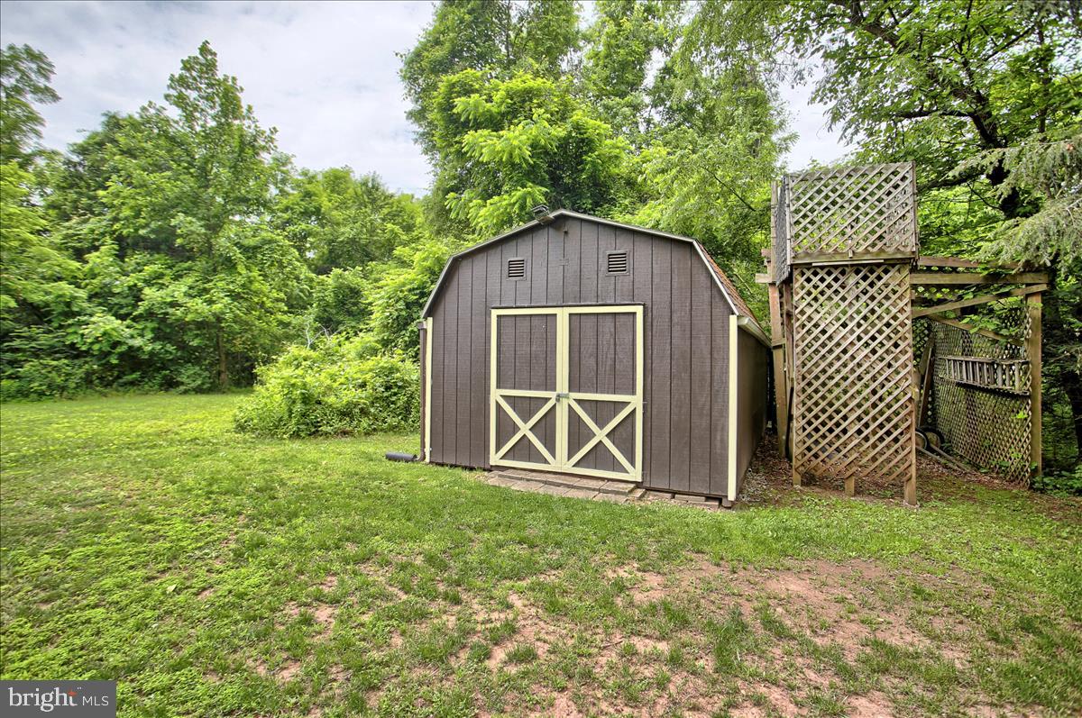 729 Old Quaker Road Lewisberry, PA 17339 - Photo 31 of 34 Gallery Image 31