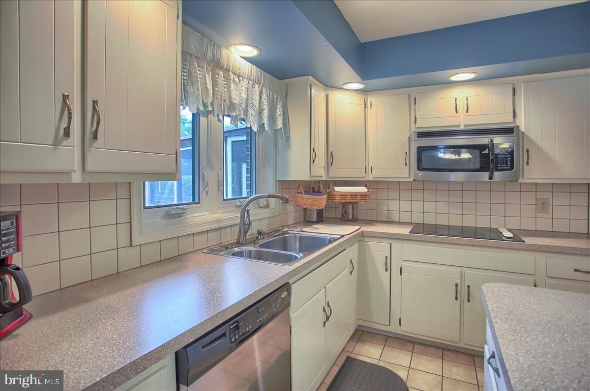 729 Old Quaker Road Lewisberry, PA 17339 - Photo 7 of 34 Gallery Image 7