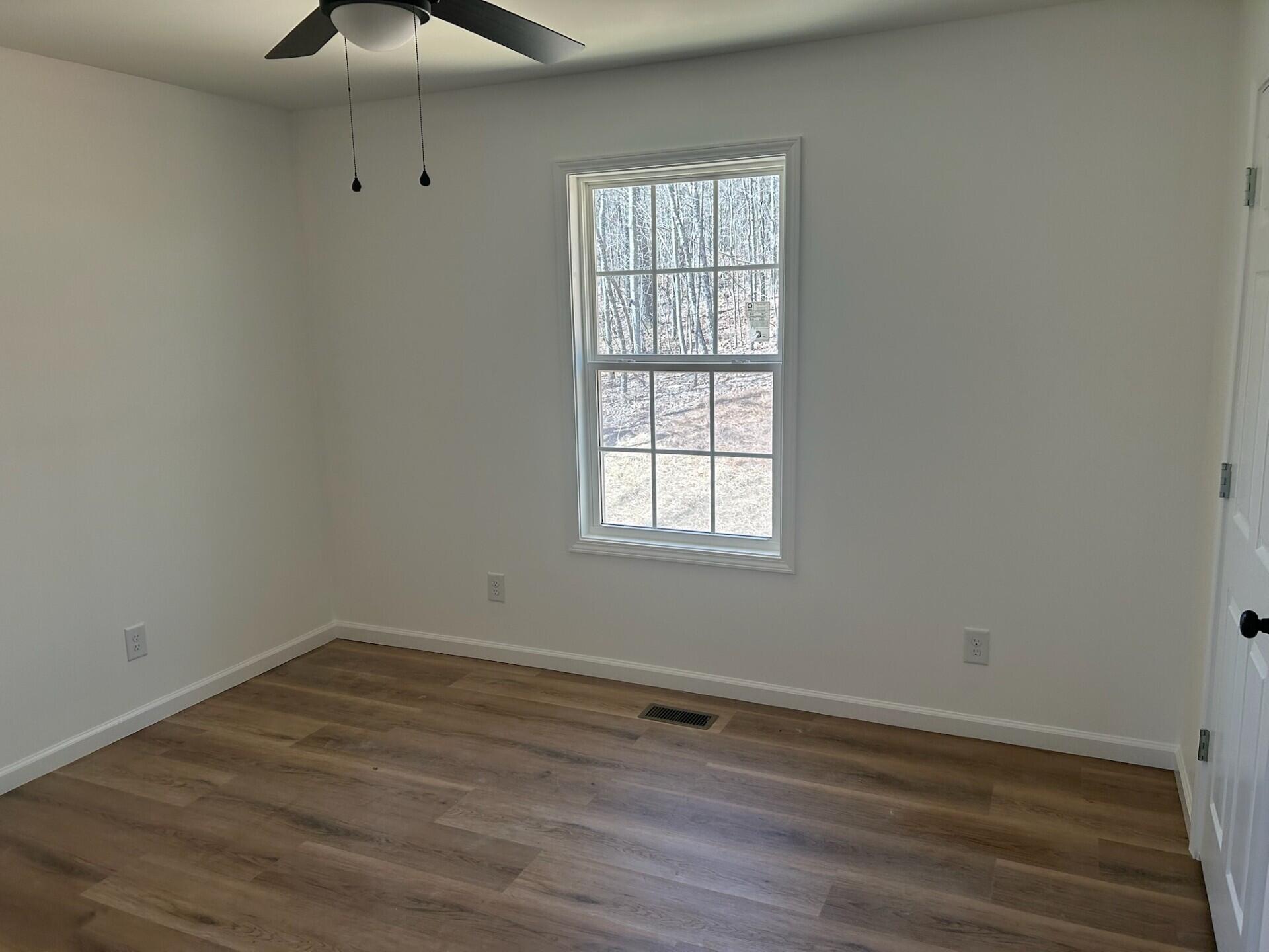 825 Bridges Road Tunnel Hill, GA 30755 - Photo 5 of 9 b25 bedr 2