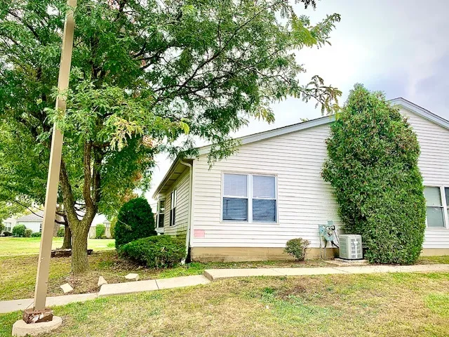 $2,200 | 1 H H Fernwood Drive, Unit 1H, Bolingbrook, IL 60440
