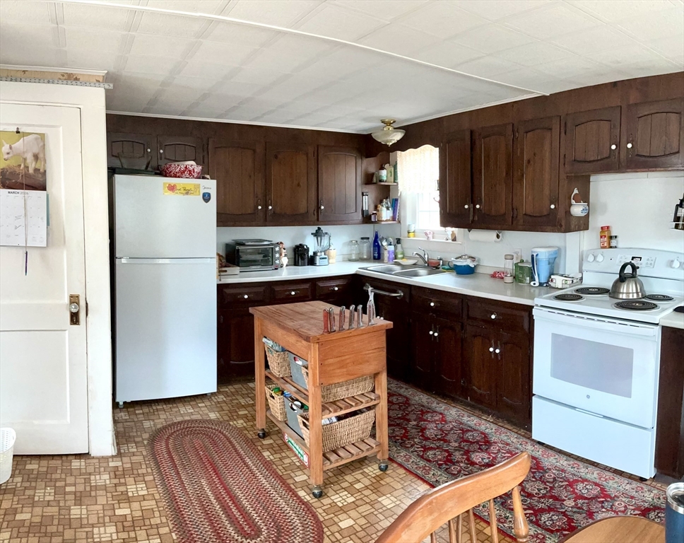 20 Alderberry Road Bourne, MA 02532 - Photo 4 of 15