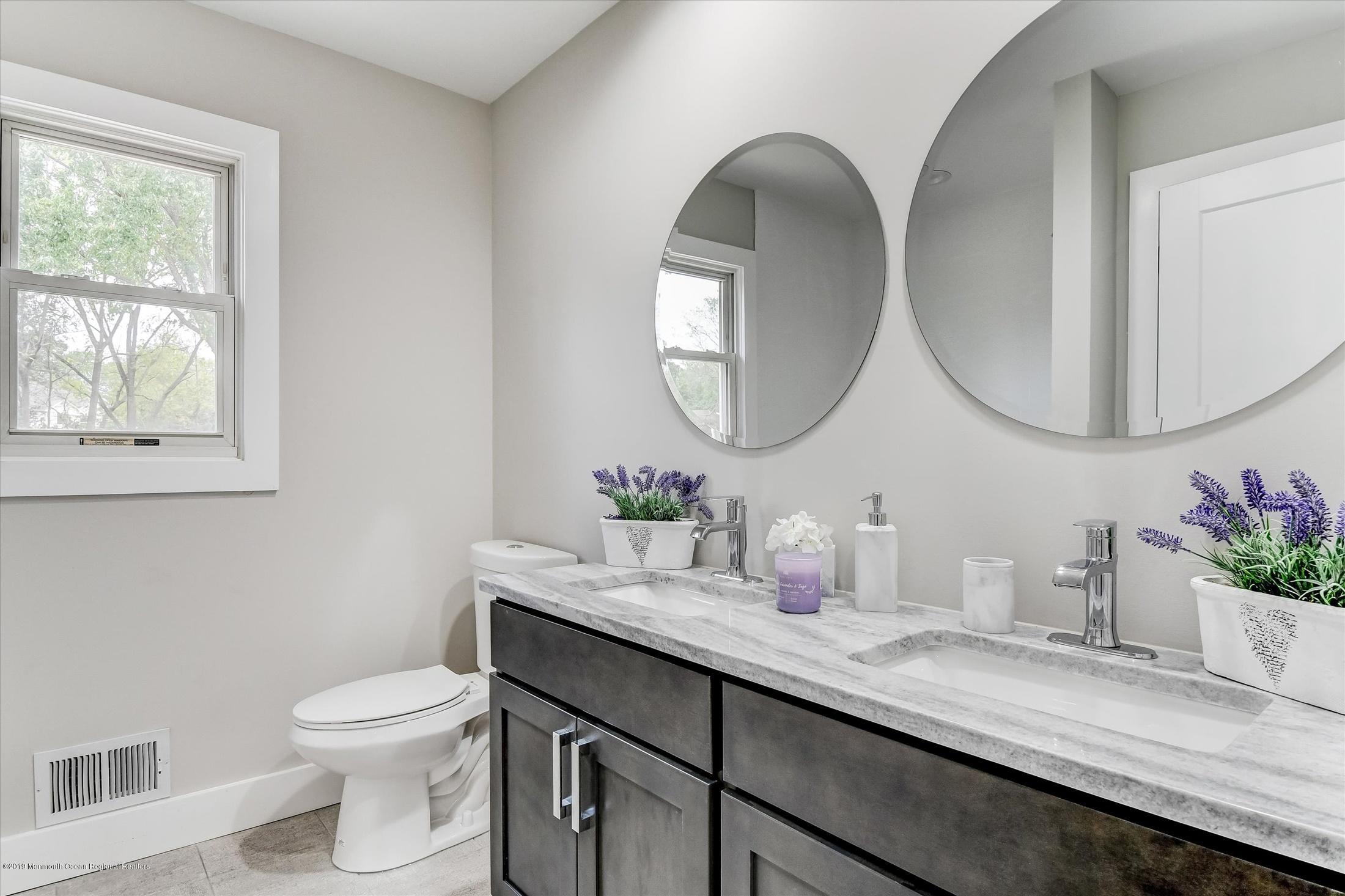 15 Quebec Road Marlboro, NJ 07746 - Photo 19 of 29 Master Bath