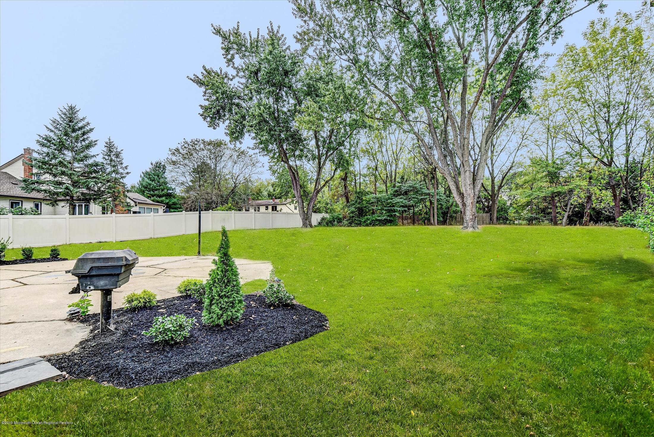15 Quebec Road Marlboro, NJ 07746 - Photo 27 of 29 Spacious Yard