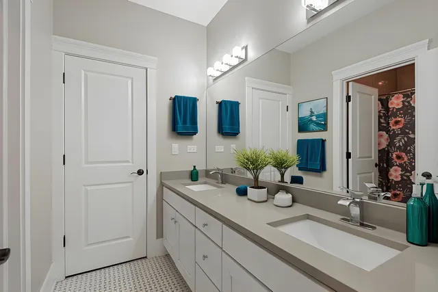 $789,900 | 4223 South Wabash Avenue, Chicago, IL 60653