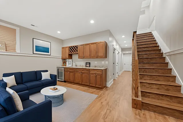 $789,900 | 4223 South Wabash Avenue, Chicago, IL 60653