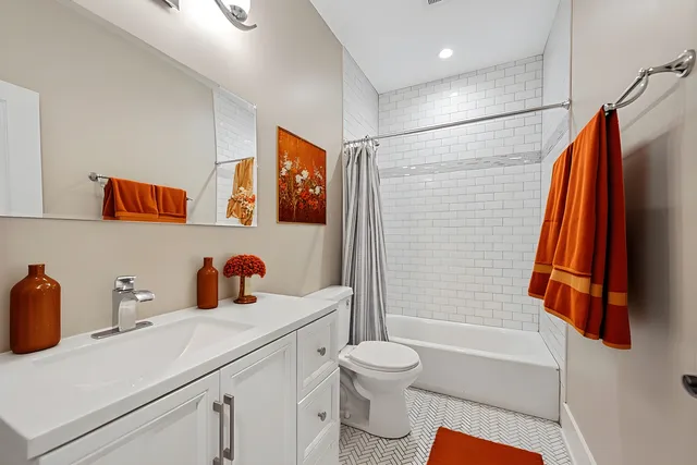 $789,900 | 4223 South Wabash Avenue, Chicago, IL 60653