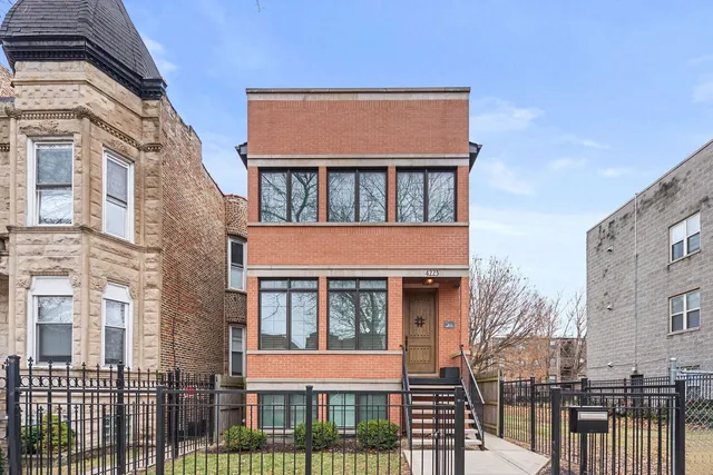 $789,900 | 4223 South Wabash Avenue, Chicago, IL 60653