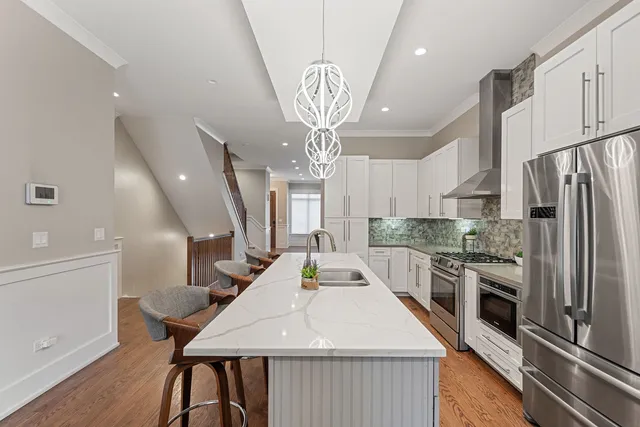 $789,900 | 4223 South Wabash Avenue, Chicago, IL 60653