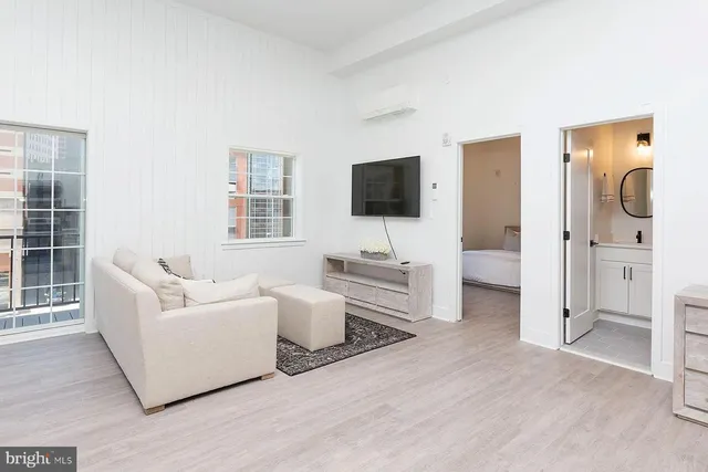 $970 | 211 St Paul Street, Unit 201, Baltimore, MD 21202