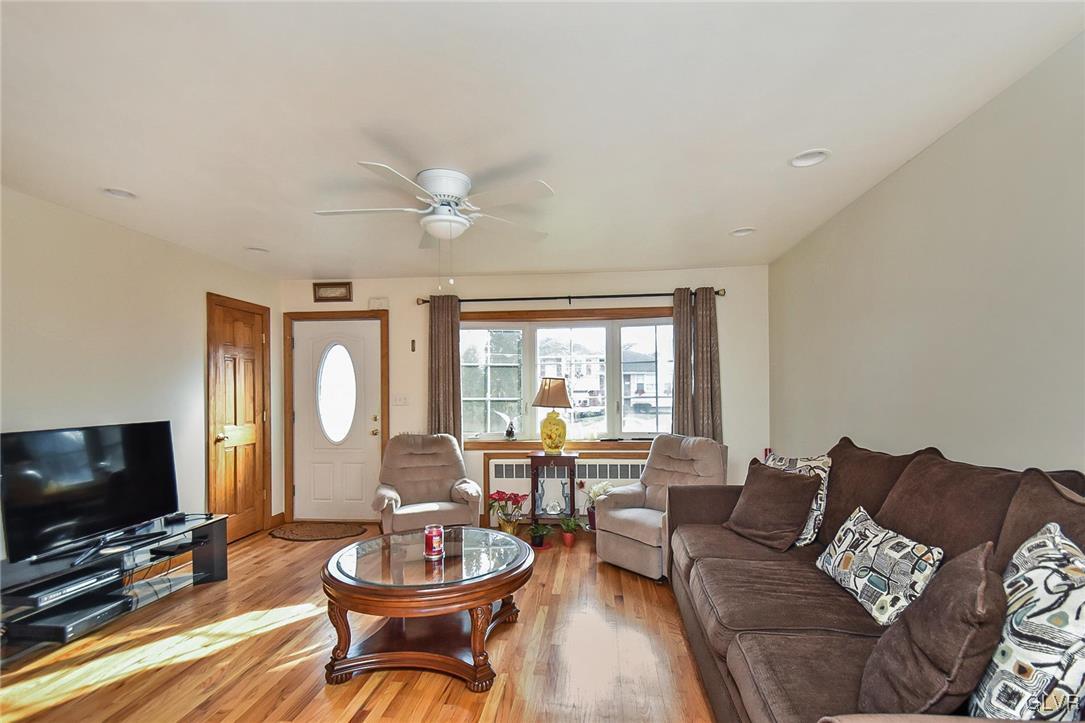 3025 Avon Road Bethlehem, PA 18017 - Photo 3 of 16 Gallery Image 3
