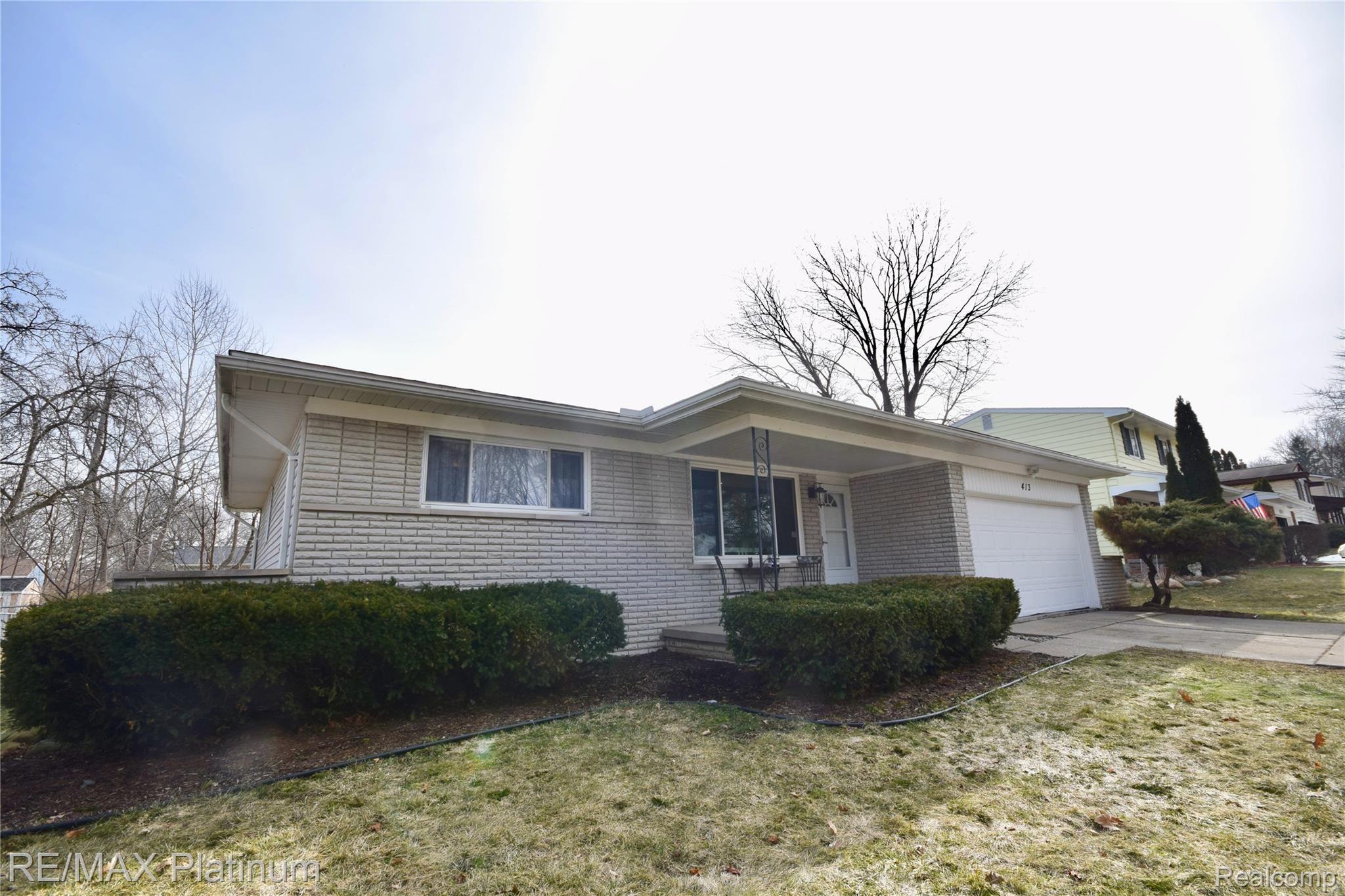 413 Holland Road Flushing, MI 48433 - Photo 3 of 46 DSC_1109.jpg