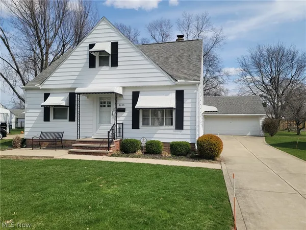 $249,900 | 5093 Nan Linn Drive, Willoughby, OH 44094
