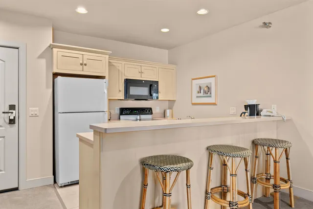 $309,800 | 107 North 1st Avenue, Unit 223/225, Sturgeon Bay, WI 54235