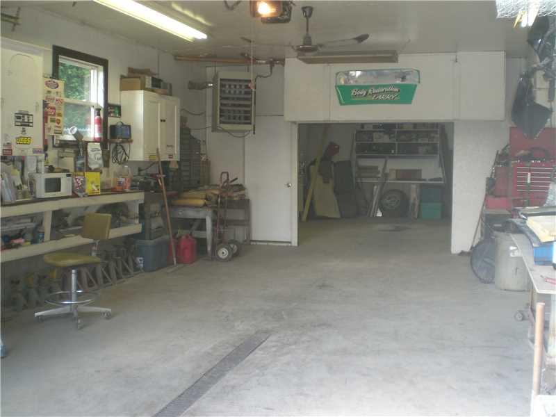 110 Wasser Road Greenville, PA 16125 - Photo 22 of 25 Parking Lot/Garage.