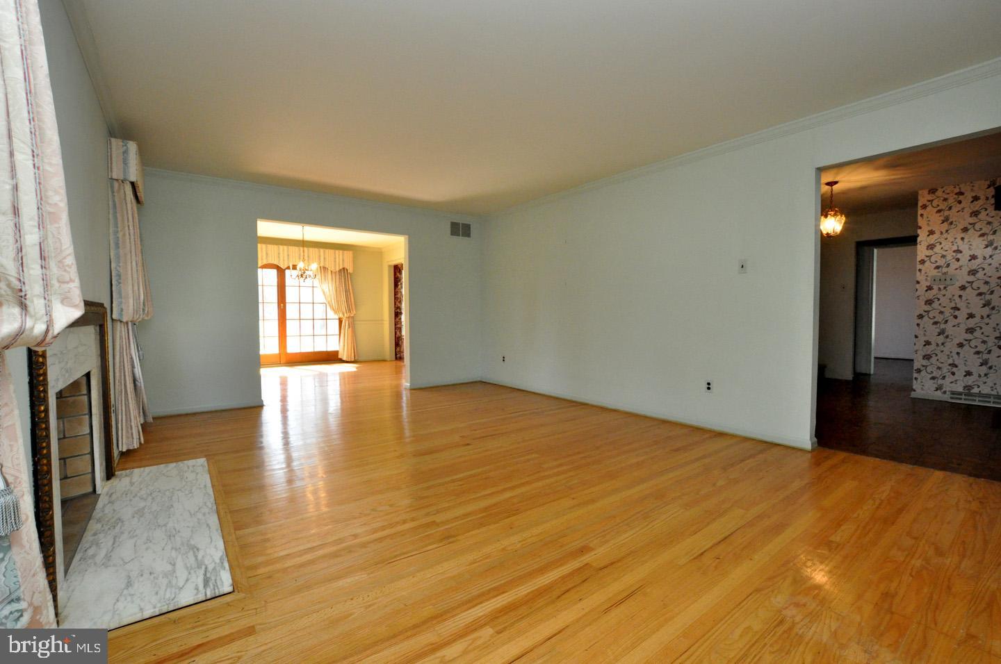 2405 Riverton Road Cinnaminson, NJ 08077 - Photo 8 of 37 Gallery Image 8