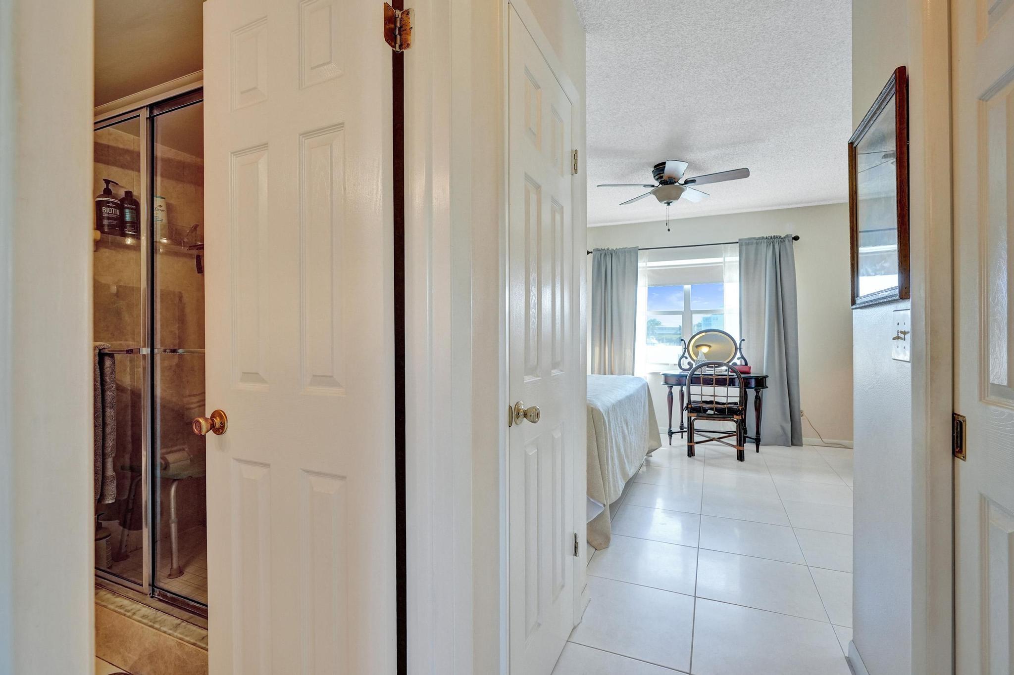231 East Lantana Road, Unit 204 Lantana, FL 33462 - Photo 17 of 63 DSC06584
