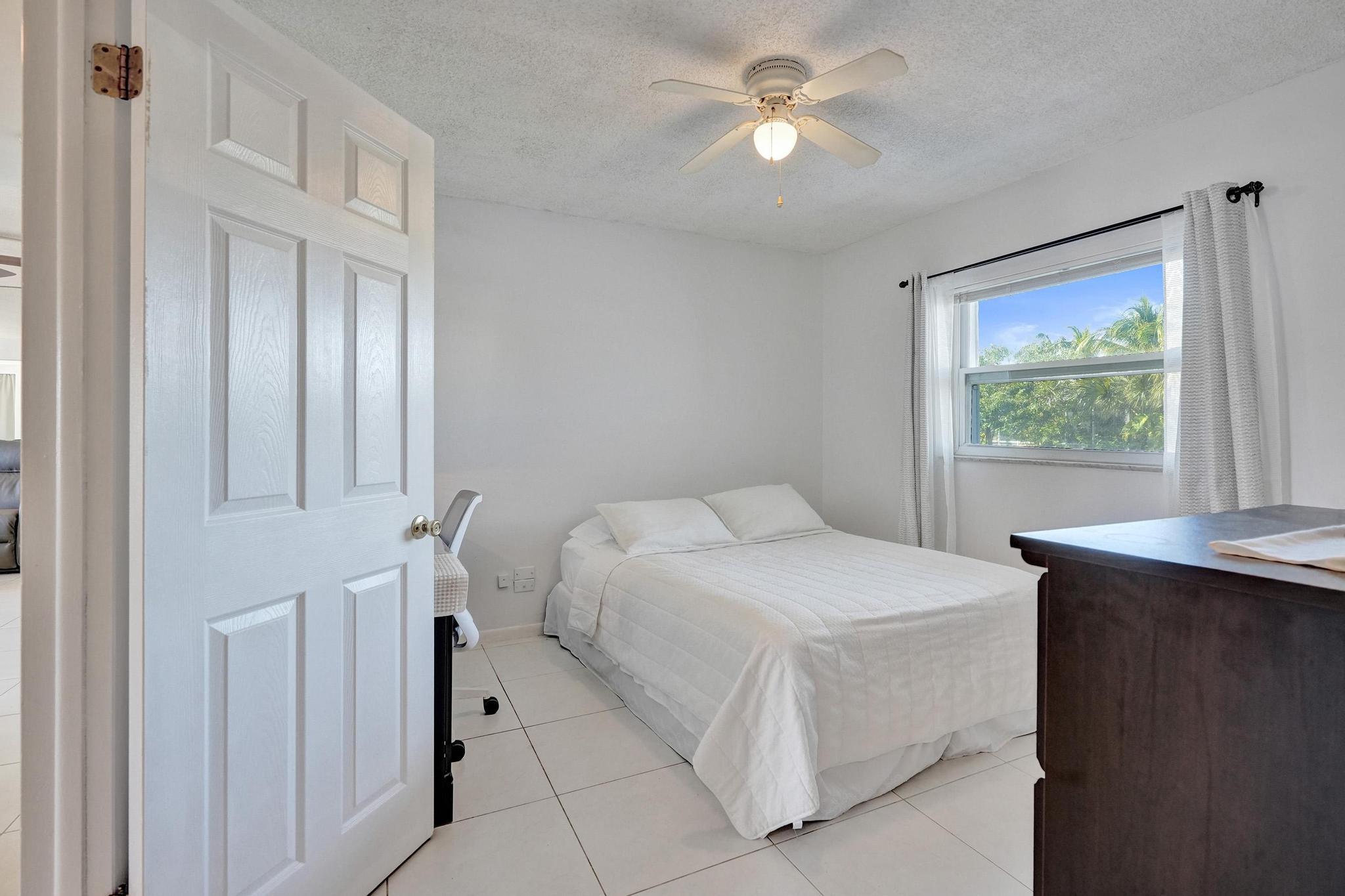 231 East Lantana Road, Unit 204 Lantana, FL 33462 - Photo 21 of 63 DSC06605