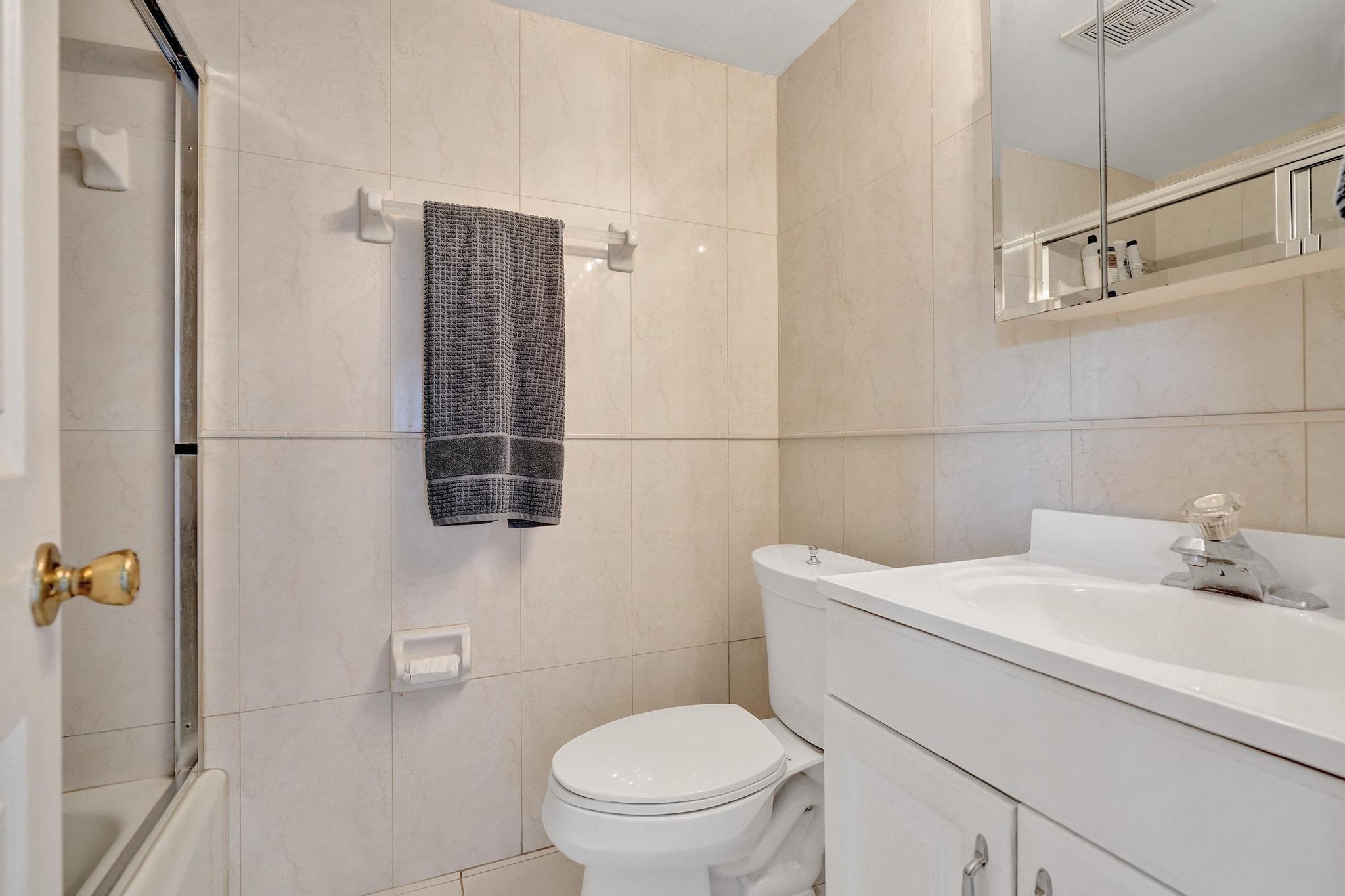 231 East Lantana Road, Unit 204 Lantana, FL 33462 - Photo 25 of 63 DSC06632