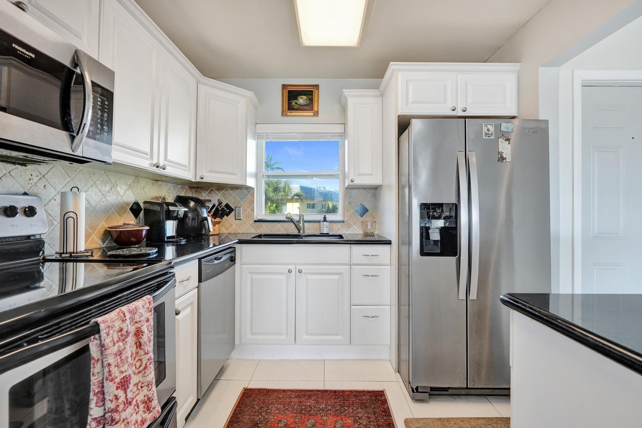 231 East Lantana Road, Unit 204 Lantana, FL 33462 - Photo 33 of 63 DSC06680