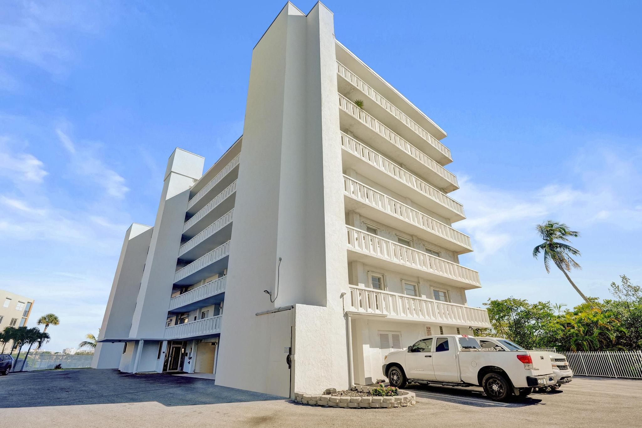 231 East Lantana Road, Unit 204 Lantana, FL 33462 - Photo 7 of 63 DSC06530