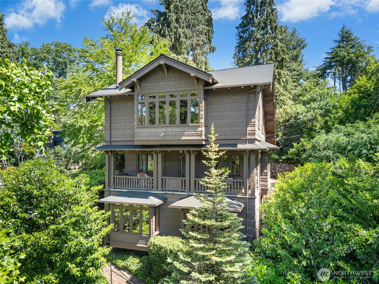 2077 East Howe Street Seattle, WA 98112 - Photo 3 of 26