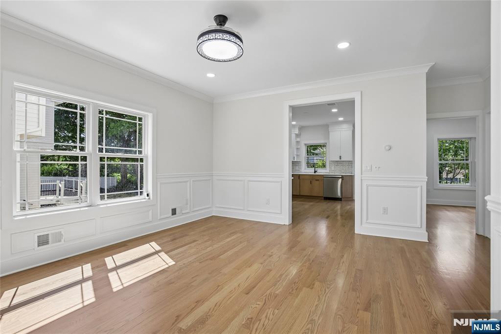 318 East Halsey Road Parsippany, NJ 07054 - Photo 10 of 38