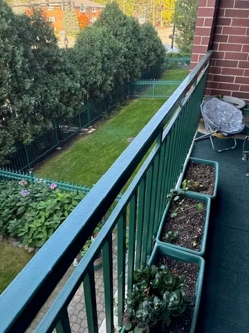 $335,000 | 5 West Central Road, Unit 201, Mount Prospect, IL 60056