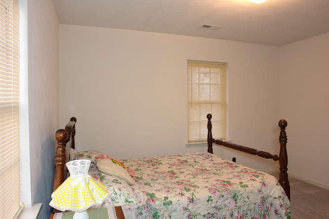 1074 Hunters Spur Road Moneta, VA 24121 - Photo 22 of 32 BEDROOM 3