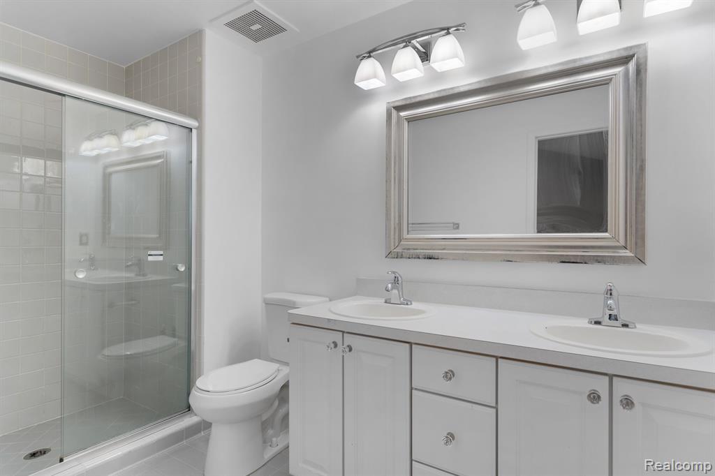 20084 Rodeo Court Southfield, MI 48075 - Photo 12 of 24 Gallery Image 12