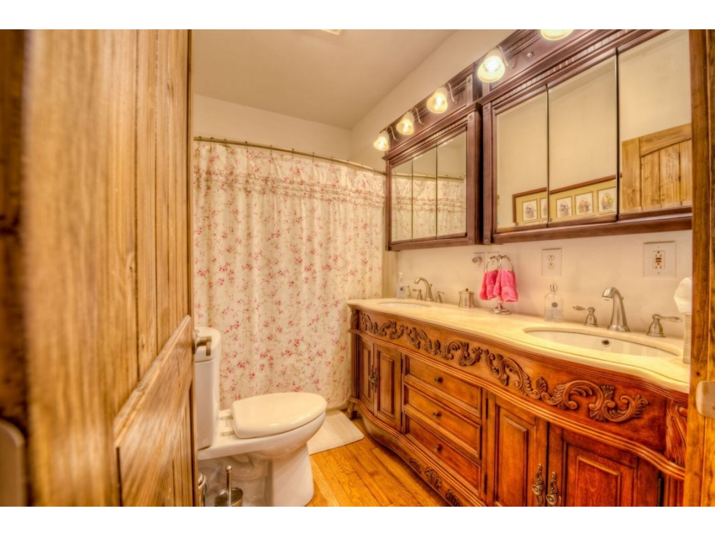 717 Reeds Valley Road Castlewood, VA 24224 - Photo 8 of 15 Master Bath