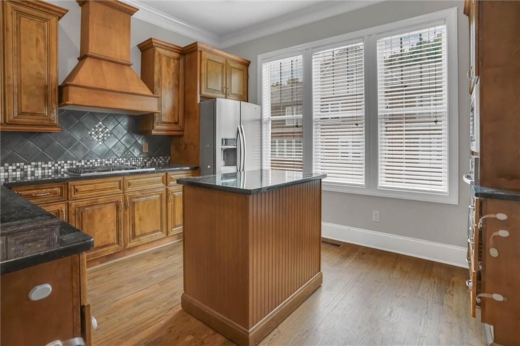 3026 Eltham Place Decatur, GA 30033 - Photo 5 of 40 Gallery Image 5