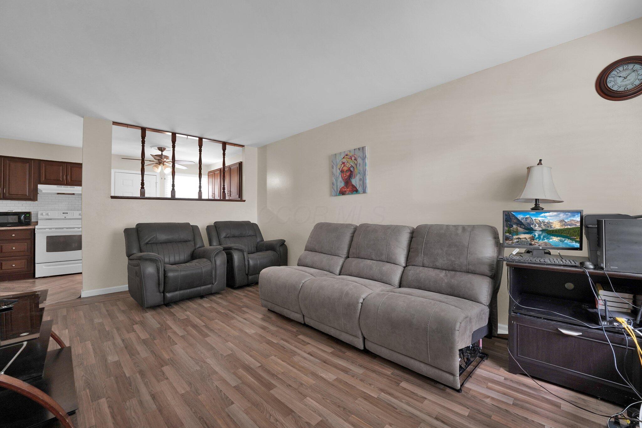 5738 Beechcroft Road, Unit L Columbus, OH 43229 - Photo 4 of 25 4-web-or-mls-5738-beechcroft-rd-unit-l