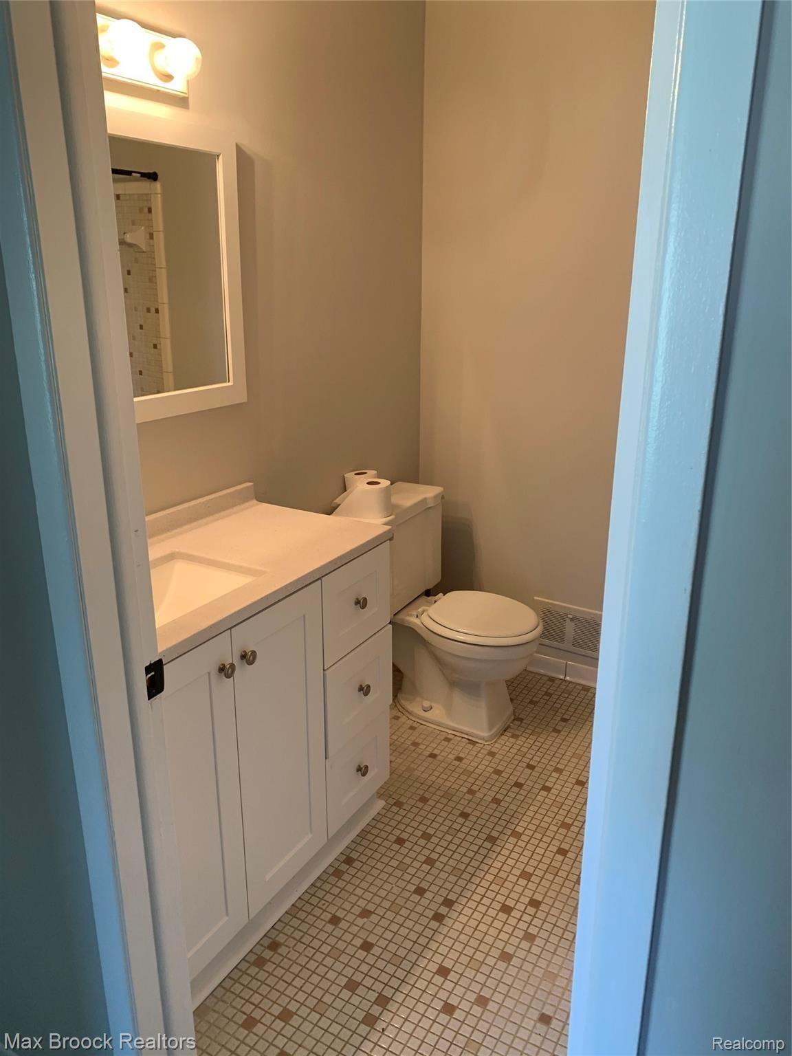 29233 Hayes Road, Unit 66 Warren, MI 48088 - Photo 9 of 12 IMG_0935.jpeg