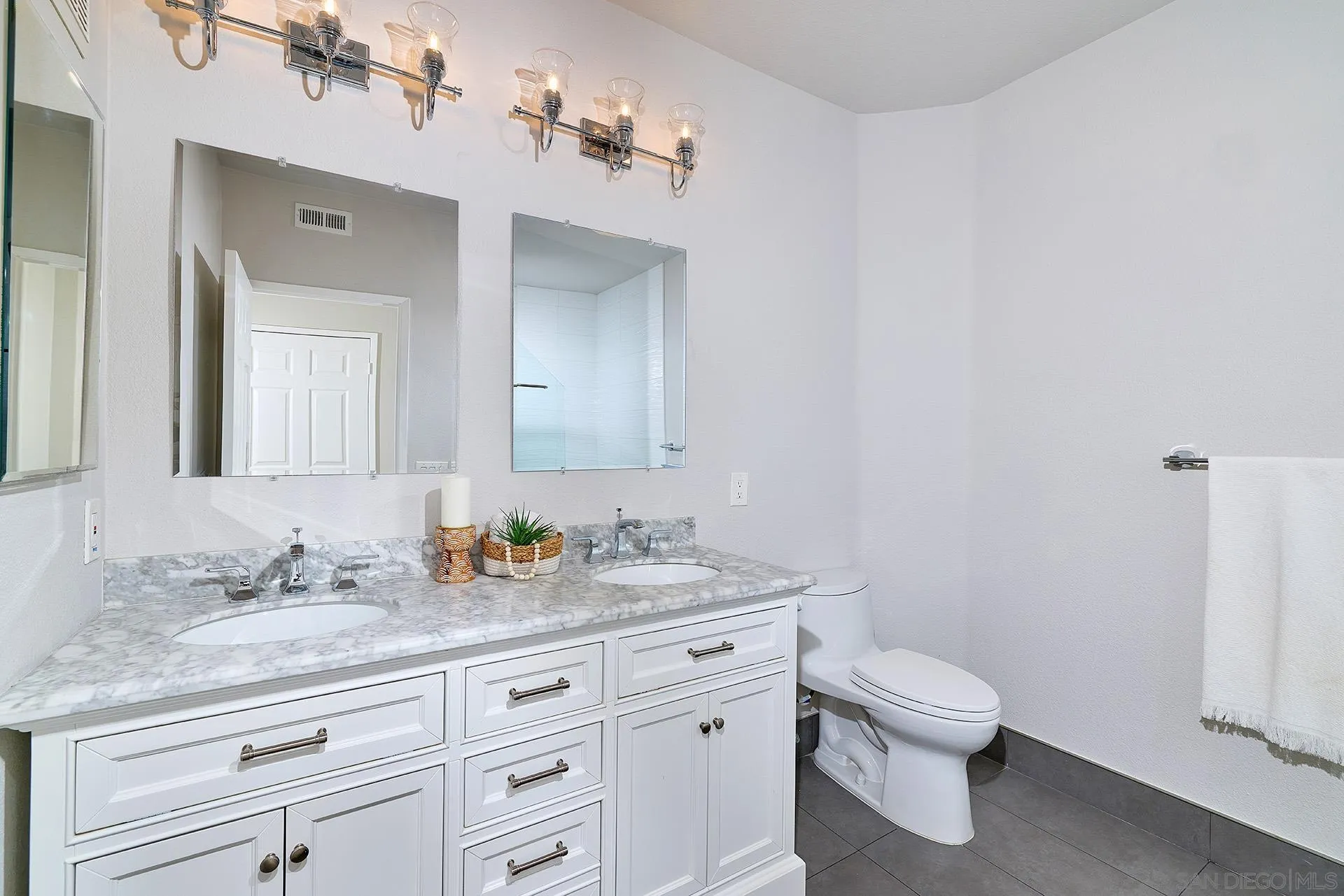 12374 Carmel Country Road, Unit 208 San Diego, CA 92130 - Photo 11 of 20