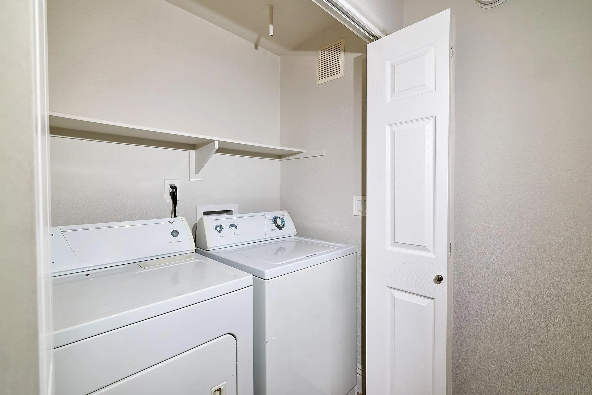 12374 Carmel Country Road, Unit 208 San Diego, CA 92130 - Photo 12 of 20