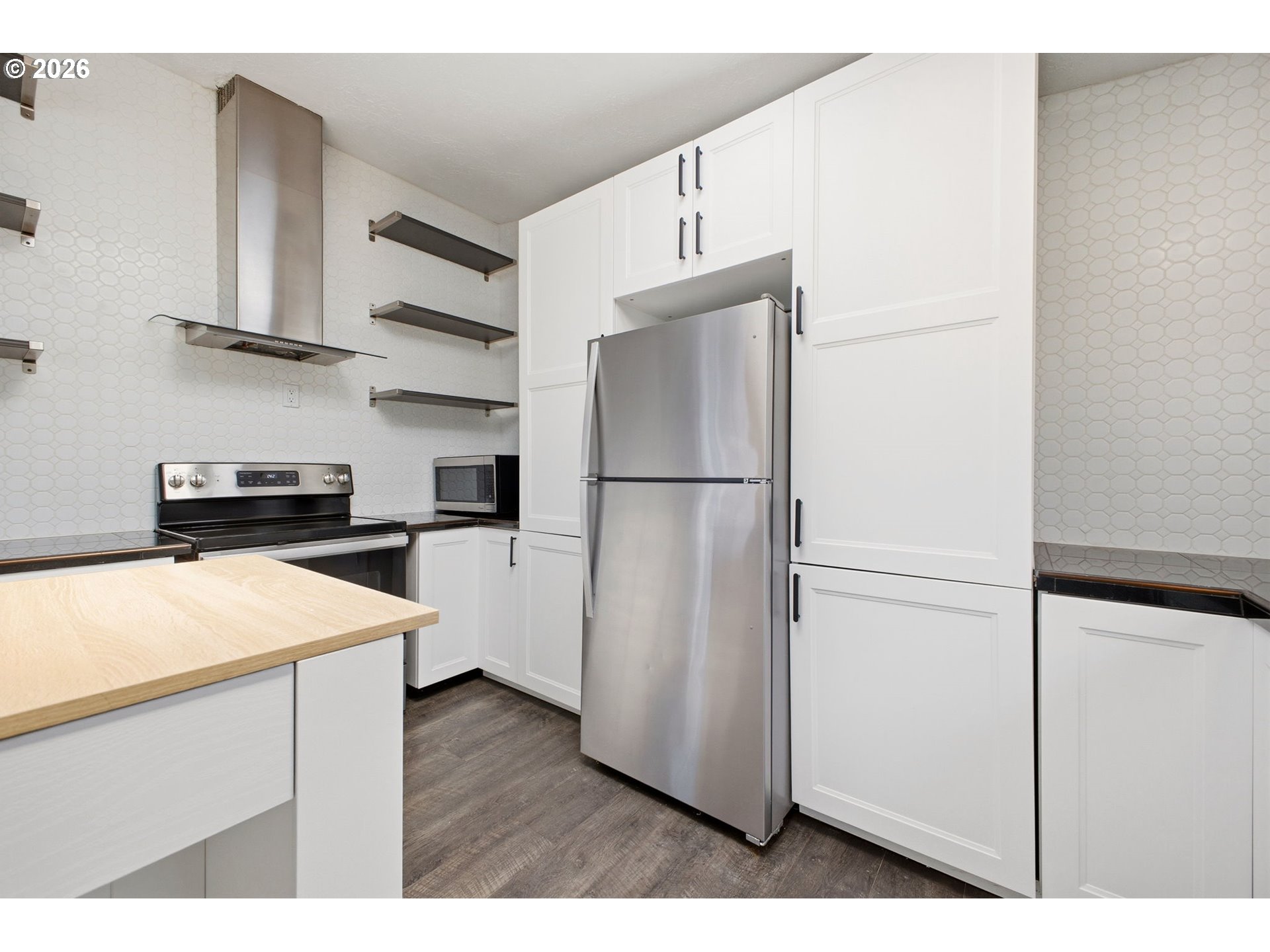 851 Southwest Sunset Way, Unit 28 Troutdale, OR 97060 - Photo 18 of 40