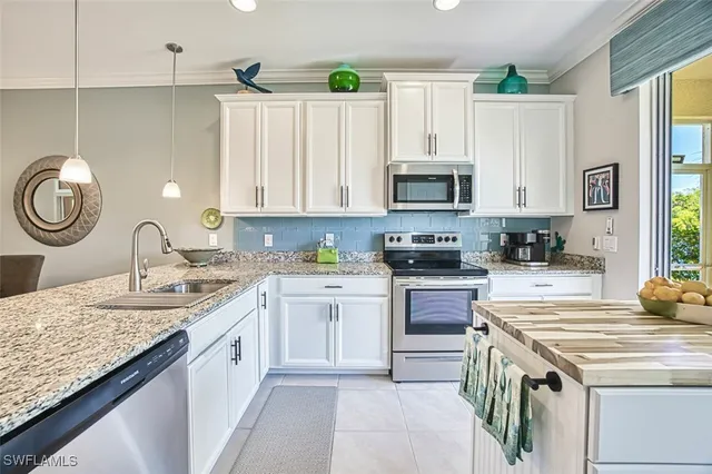 $344,900 | 2130 Summersweet Drive, Alva, FL 33920