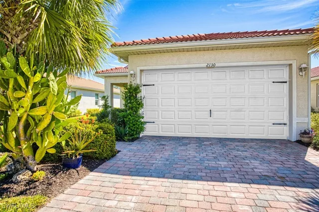 $344,900 | 2130 Summersweet Drive, Alva, FL 33920