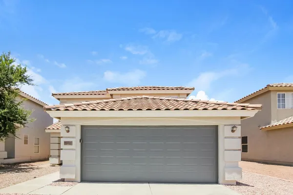 $2,105 | 11706 West Poinsettia Drive, El Mirage, AZ 85335