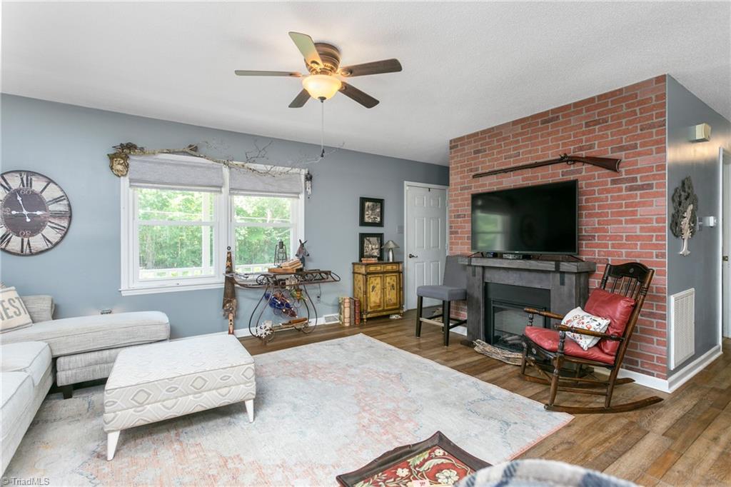 1748 Gerringer Mill Road Burlington, NC 27217 - Photo 7 of 29 Gallery Image 7