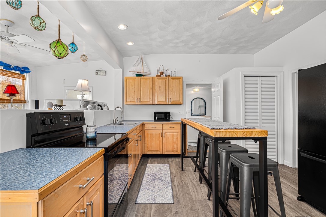 34 Pier Road Portsmouth, RI 02872 - Photo 13 of 45 Gallery Image 13