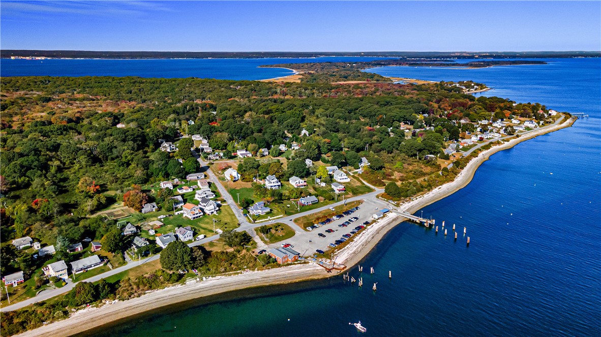 34 Pier Road Portsmouth, RI 02872 - Photo 4 of 45 Gallery Image 4