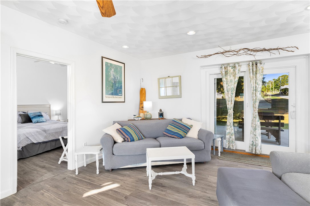 34 Pier Road Portsmouth, RI 02872 - Photo 7 of 45 Gallery Image 7