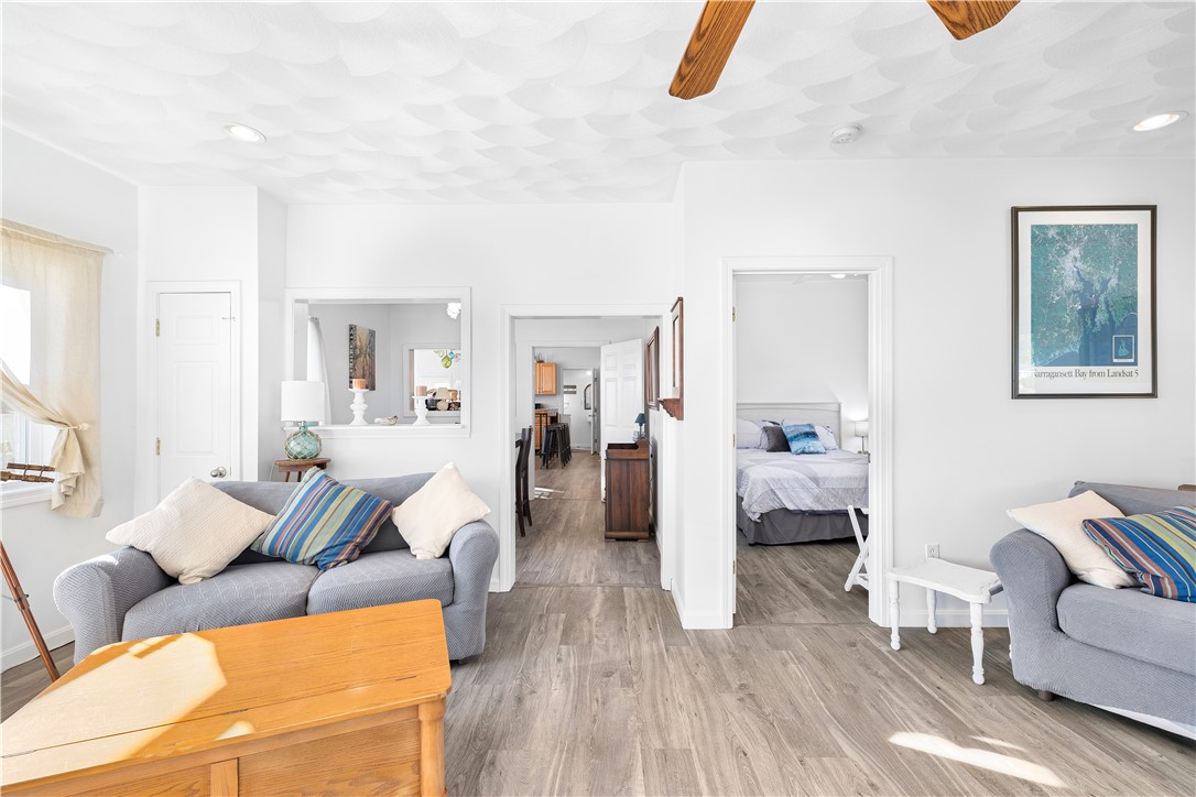 34 Pier Road Portsmouth, RI 02872 - Photo 8 of 45 Gallery Image 8