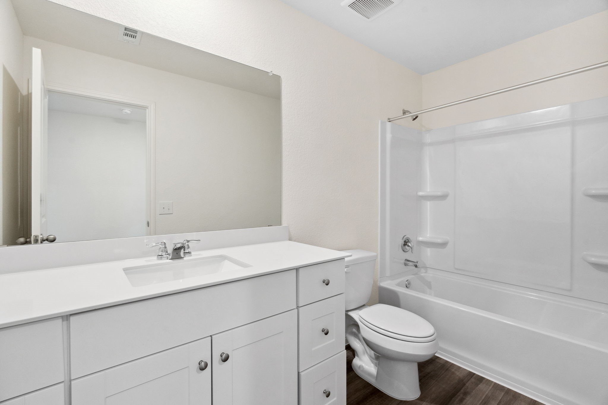 513 Thistle Lane Maxwell, TX 78656 - Photo 19 of 36 Secondary bathroom in the 2nd floor