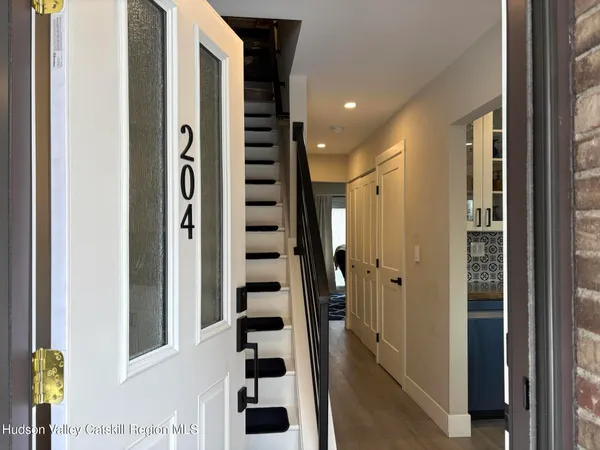 $2,800 | 204 Village Court, Kingston, NY 12401