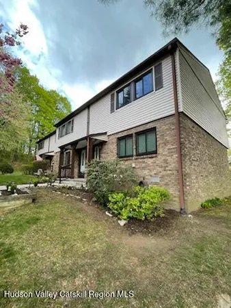 $2,800 | 204 Village Court, Kingston, NY 12401