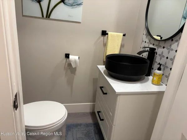 $2,800 | 204 Village Court, Kingston, NY 12401